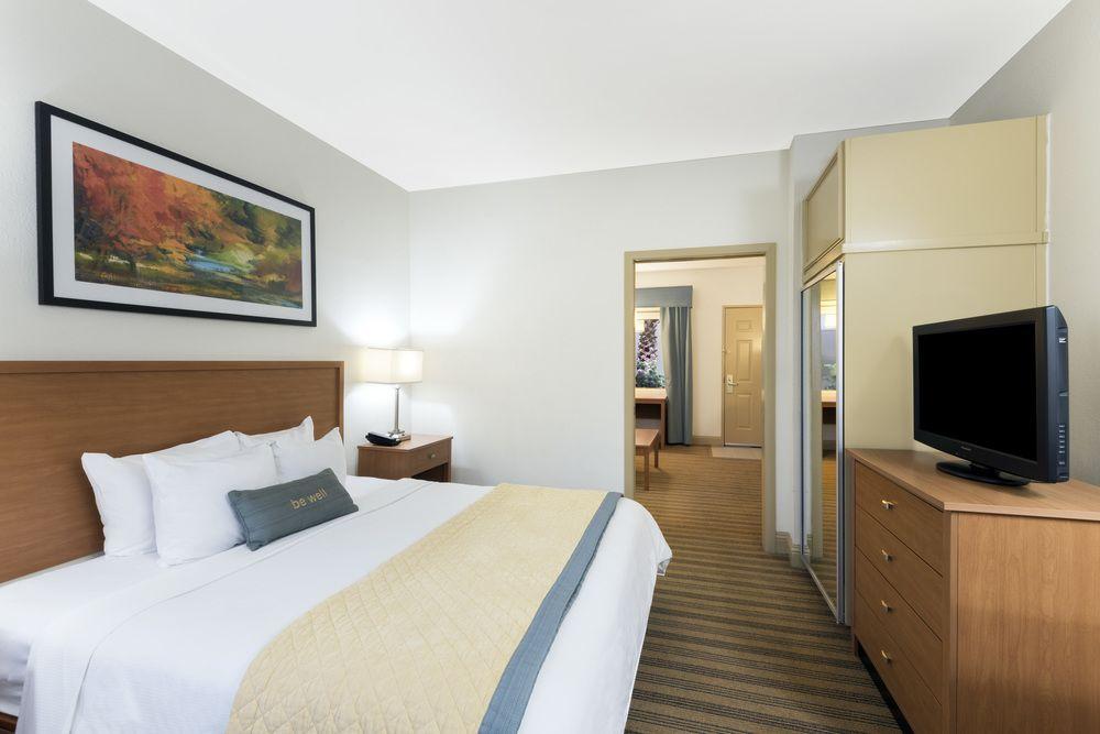 Comfort Suites Baton Rouge South I-10 Exterior foto